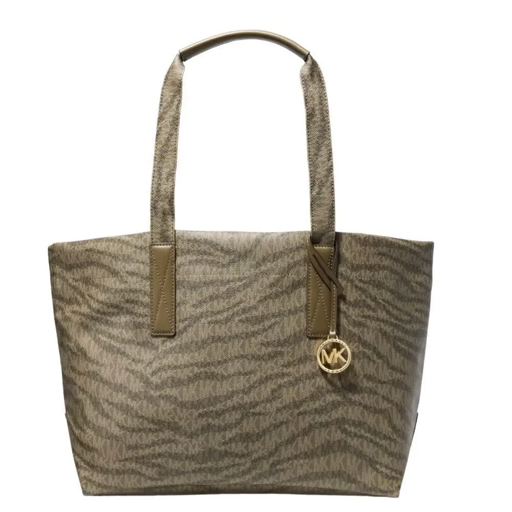 Michael KORS
Signature Animal Print Tote Bag in Olive
XL NWT retail $298 - Picture 1 of 9